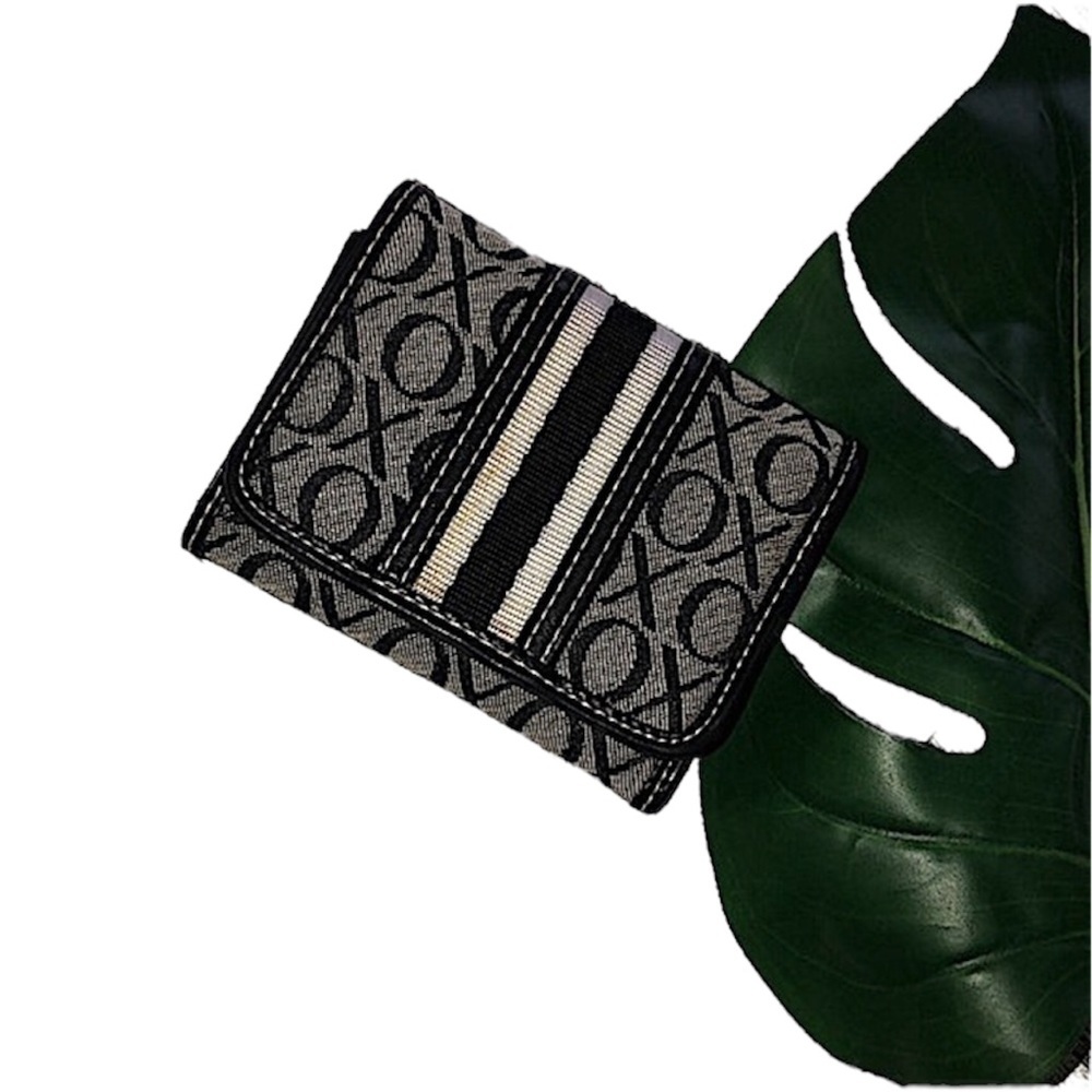 Preowned XOXO Black/white small wallet